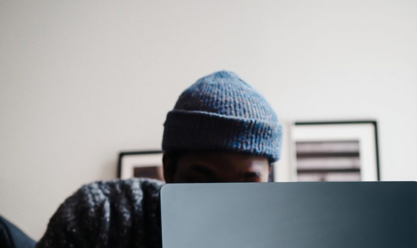 microsoft-piano-aiuti-persone-trovre-lavoro-competenze-digitali